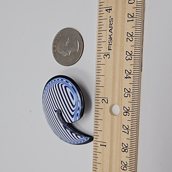 Vintage Blue & White Striped Swirl Shape Earrings Clip-On - Picture 6 of 8